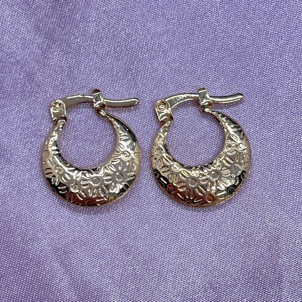 18k Gold Filled Small Hoop Earrings ✨